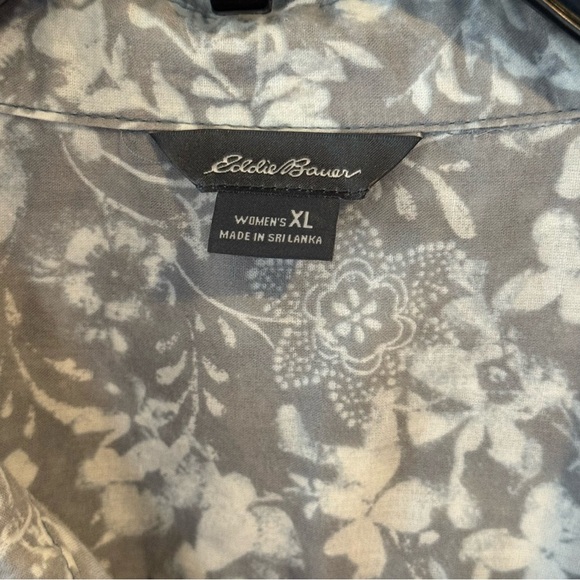 Eddie Bauer lightweight 100% cotton gray cream off white floral button up blouse - Picture 5 of 8